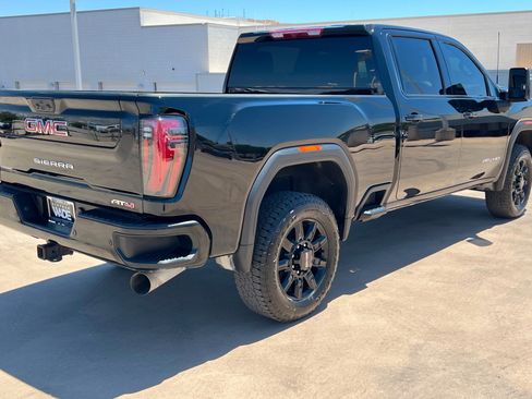 Used 2025 GMC Sierra 2500 AT4 AWD/4WD image 6