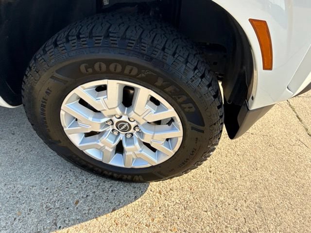 Used 2023 Nissan Frontier SV AWD/4WD image 7