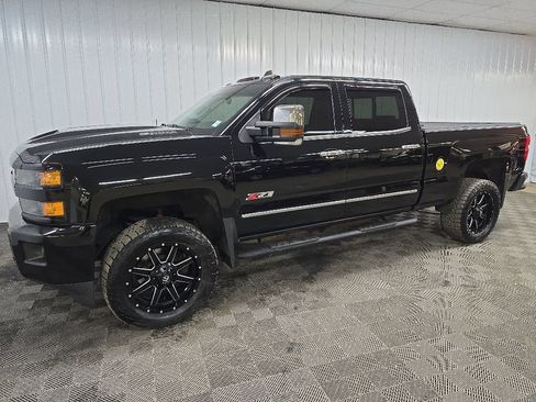 Used 2017 Chevrolet Silverado 2500 LTZ w/ Duramax Plus Package AWD/4WD image 7