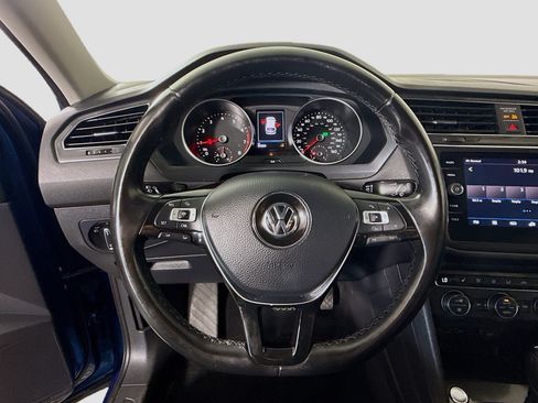 Used 2018 Volkswagen Tiguan SEL AWD/4WD image 13