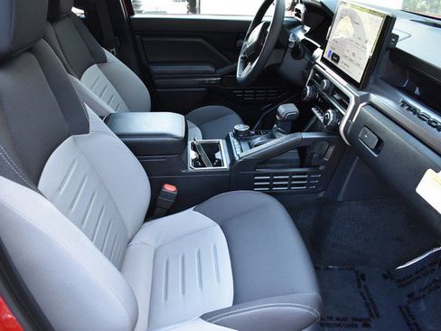 Used 2025 Toyota Tacoma TRD Off-Road image 30