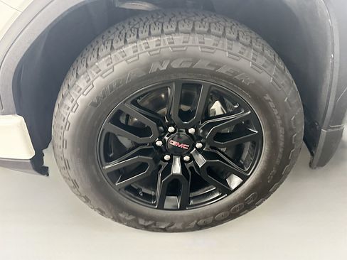 Used 2025 GMC Sierra 1500 Pro w/ Graphite Edition image 11