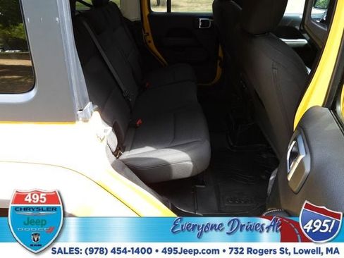 Used 2021 Jeep Wrangler Unlimited Sahara w/ Dual Top Group image 11