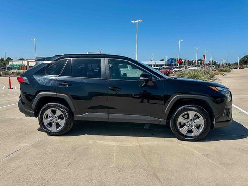 Used 2025 Toyota RAV4 XLE FWD image 2