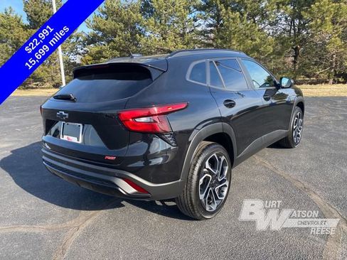 Certified 2025 Chevrolet Trax RS FWD image 7