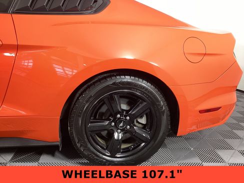 Used 2015 Ford Mustang Coupe image 9