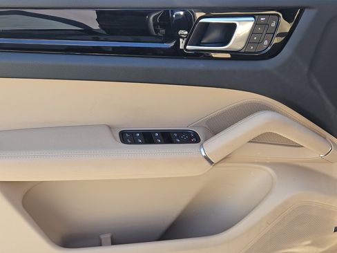 Certified 2023 Porsche Cayenne image 22