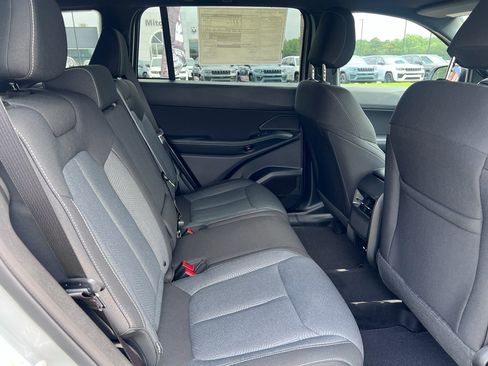 New 2026 Jeep Cherokee Laredo AWD/4WD image 12