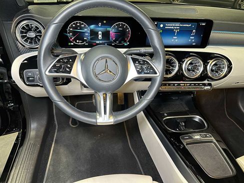 Certified 2025 Mercedes-Benz CLA 250 4MATIC image 25