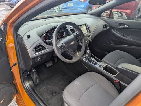 Used 2017 Chevrolet Cruze LT w/ Sun And Sound Package image 12