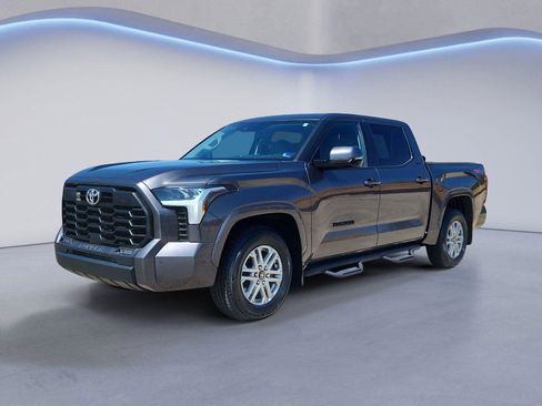 Used 2022 Toyota Tundra SR5 w/ TRD Sport Package image 7