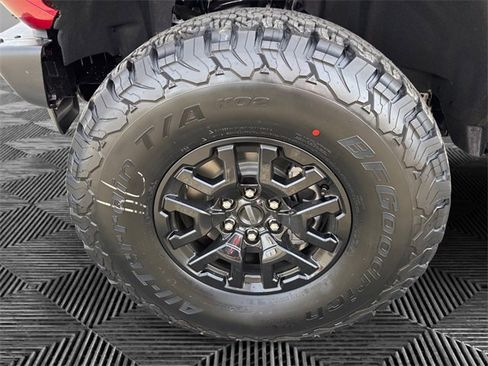 New 2025 Ford Bronco Raptor image 14