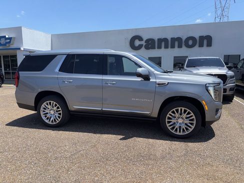 New 2026 GMC Yukon Denali w/ Sun & Power Step Package AWD/4WD image 7