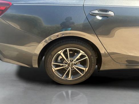 Used 2022 Kia Forte LXS w/ LXS Technology Package FWD image 26