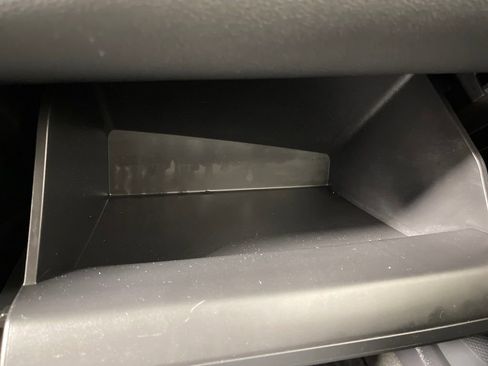 Used 2021 Toyota Corolla LE image 25