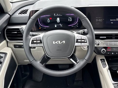New 2025 Kia Telluride S image 16