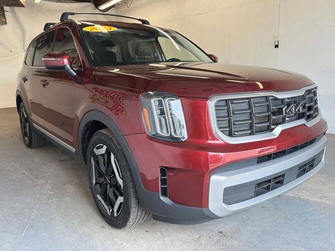 Used 2023 Kia Telluride S w/ S Sunroof Package FWD image 4