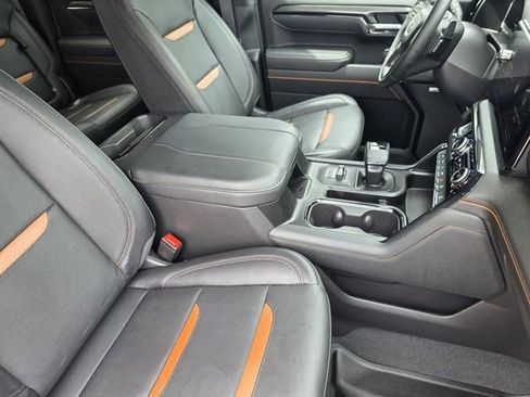 Used 2025 GMC Sierra 1500 AT4 w/ AT4 Premium Package AWD/4WD image 12