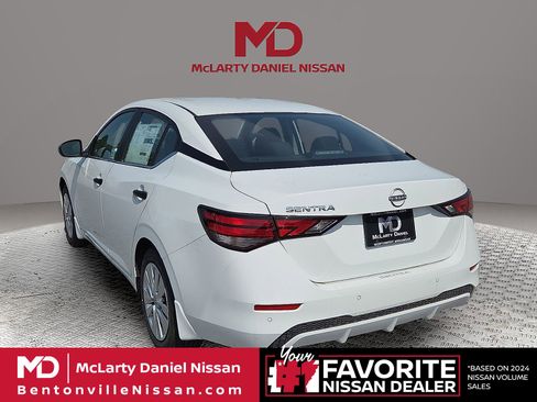 Used 2025 Nissan Sentra S image 4