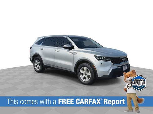 Used 2021 Kia Sorento LX image 2