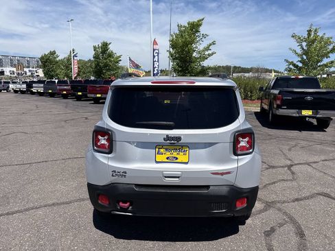Used 2018 Jeep Renegade Trailhawk AWD/4WD image 7
