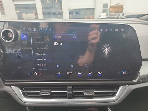 Used 2026 Chevrolet Equinox EV LT FWD image 22