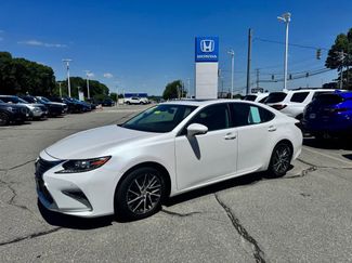 Used 2017 Lexus ES 350 w/ Luxury Package FWD video 1