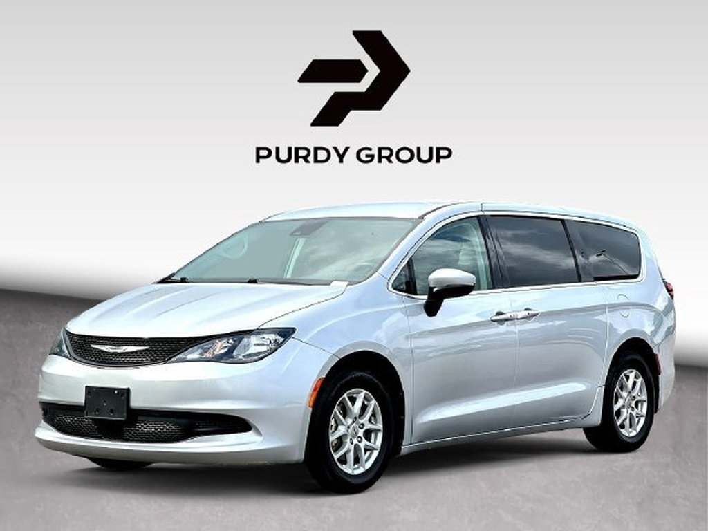 Used 2023 Chrysler Voyager LX FWD image 4