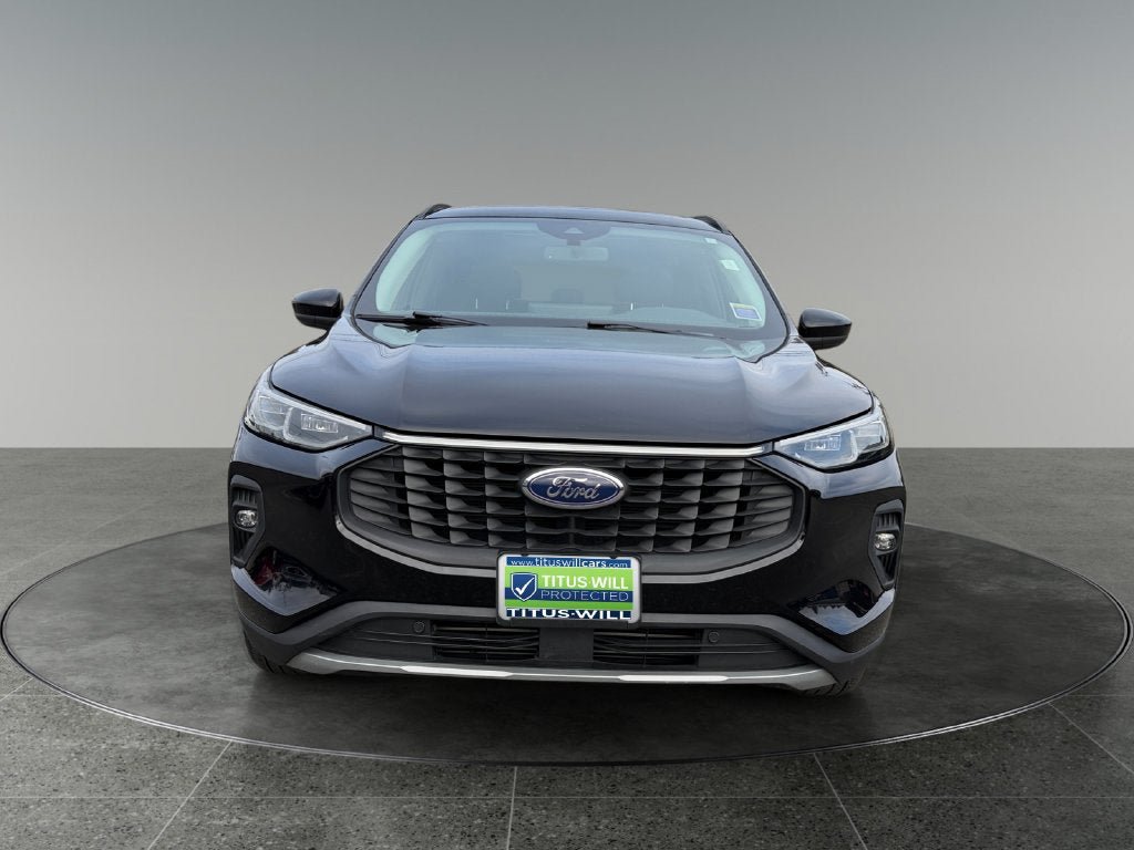 Used 2025 Ford Escape Platinum AWD/4WD image 2