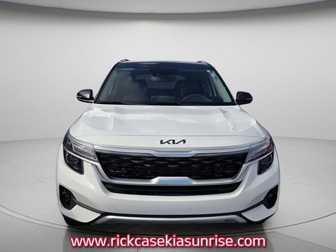 Used 2022 Kia Seltos S AWD/4WD image 3