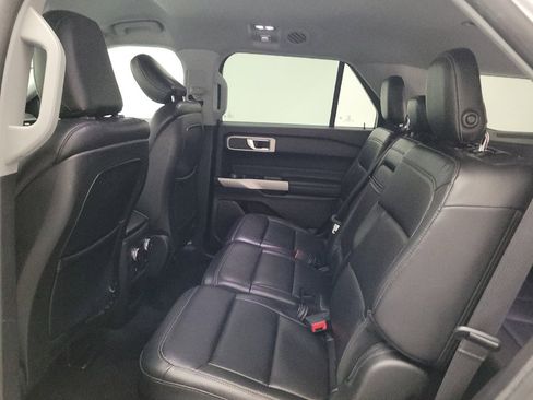 Used 2020 Ford Explorer XLT w/ Equipment Group 202A RWD image 18