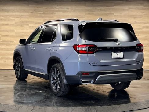Used 2025 Honda Pilot Touring image 16