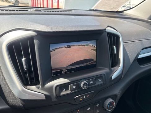 Used 2024 GMC Terrain SLE FWD image 30