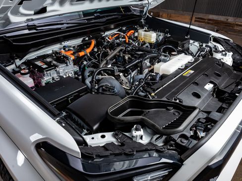 Used 2024 Toyota Tacoma TRD Sport w/ TRD Sport Upgrade Package image 40