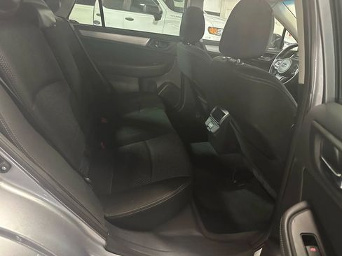 Used 2018 Subaru Outback 2.5i Premium AWD/4WD image 11