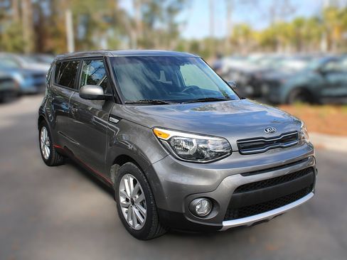 Certified 2018 Kia Soul + image 15
