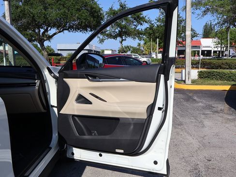 Used 2023 INFINITI QX60 Luxe w/ Vision Package FWD image 28
