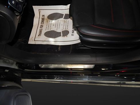 Used 2023 Mercedes-Benz CLA 250 4MATIC image 13