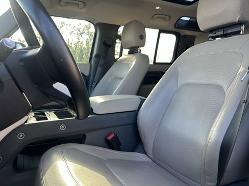 Used 2023 Land Rover Defender 110 SE image 13