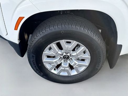 Used 2023 Nissan Frontier SV w/ Technology Package image 29