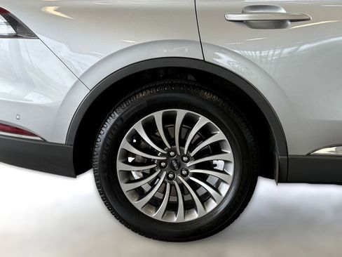 Used 2020 Lincoln Aviator Reserve w/ Elements Package Plus AWD/4WD image 12