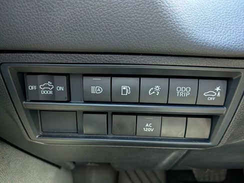 Used 2024 Toyota Tundra Limited image 13