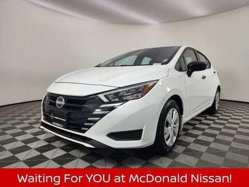 Certified 2025 Nissan Versa S w/ Trunk Package FWD image 1