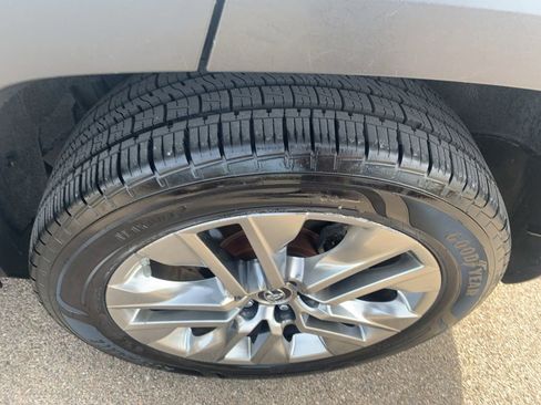 Used 2019 Toyota RAV4 XLE Premium w/ Cold Weather Package AWD/4WD image 34
