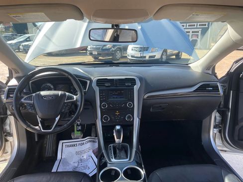 Used 2013 Ford Fusion SE image 15