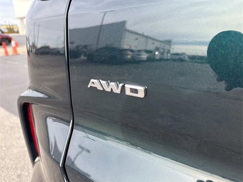 Used 2024 Cadillac XT4 Sport image 4