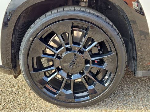 Used 2023 BMW XM image 13