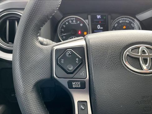 Used 2022 Toyota Tacoma SR5 RWD image 22
