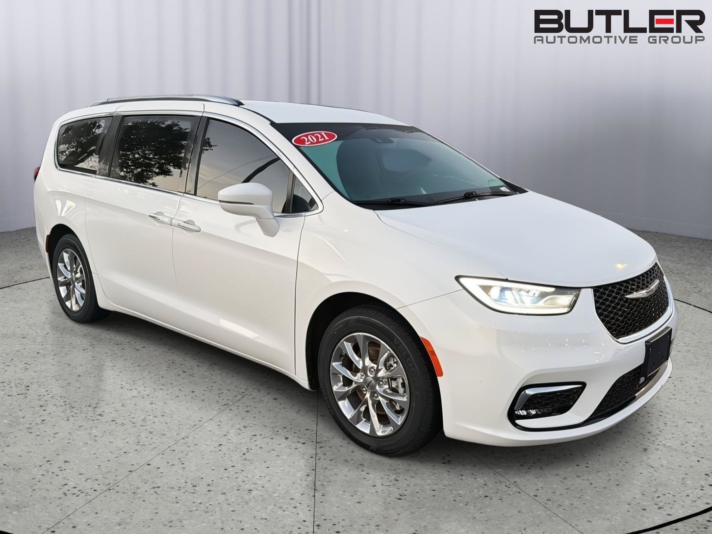 Used 2021 Chrysler Pacifica Touring-L FWD image 8