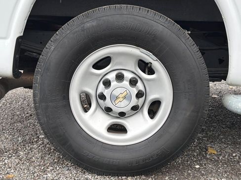 Used 2024 Chevrolet Express 2500 w/ Driver Convenience Package image 23